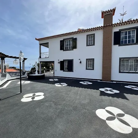 Classic Tranquil Madeiran 4-bedroom