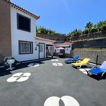 Βίλα Classic Tranquil Madeiran 4-bedroom Φουνκάλ