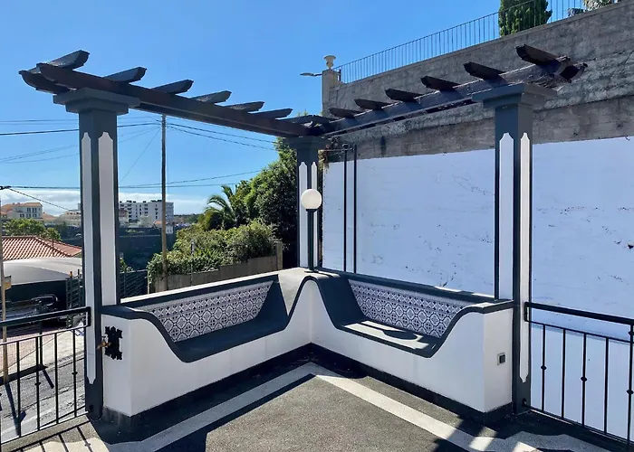 Classic Tranquil Madeiran 4-bedroom *