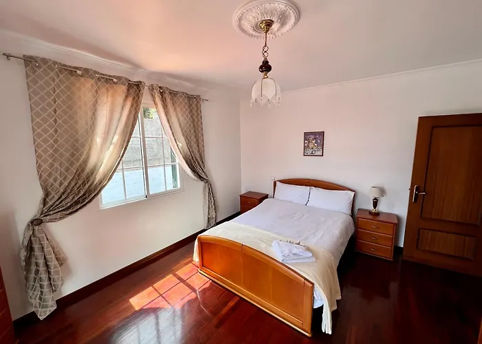 Classic Tranquil Madeiran 4-bedroom