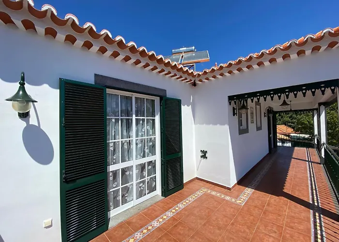 Classic Tranquil Madeiran 4-bedroom 别墅 *