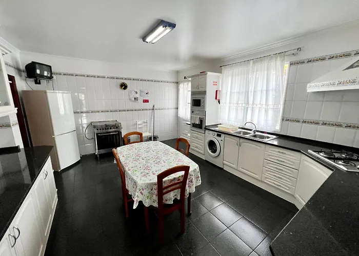 Classic Tranquil Madeiran 4-bedroom 丰沙尔