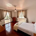 Classic Tranquil Madeiran 4-bedroom Вилла