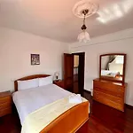 Classic Tranquil Madeiran 4-bedroom Вилла *