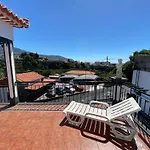 Classic Tranquil Madeiran 4-bedroom Вилла