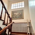 Classic Tranquil Madeiran 4-bedroom * Фуншал